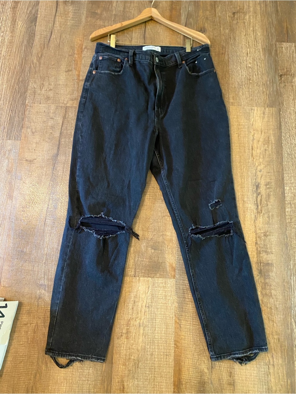 Abercrombie Black Distressed Women’s Jeans - GREAT FIT! Size 29 / 12